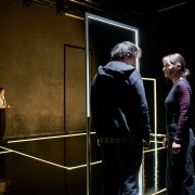 Noir et humide, Amin Théâtre  - Photo © Ernesto Timor